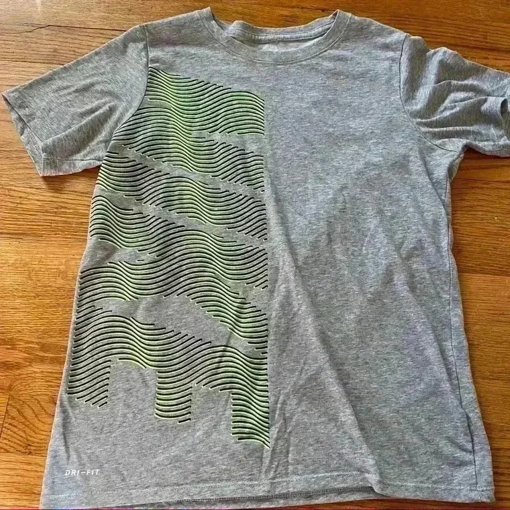 The Nike Tee Dri-fit